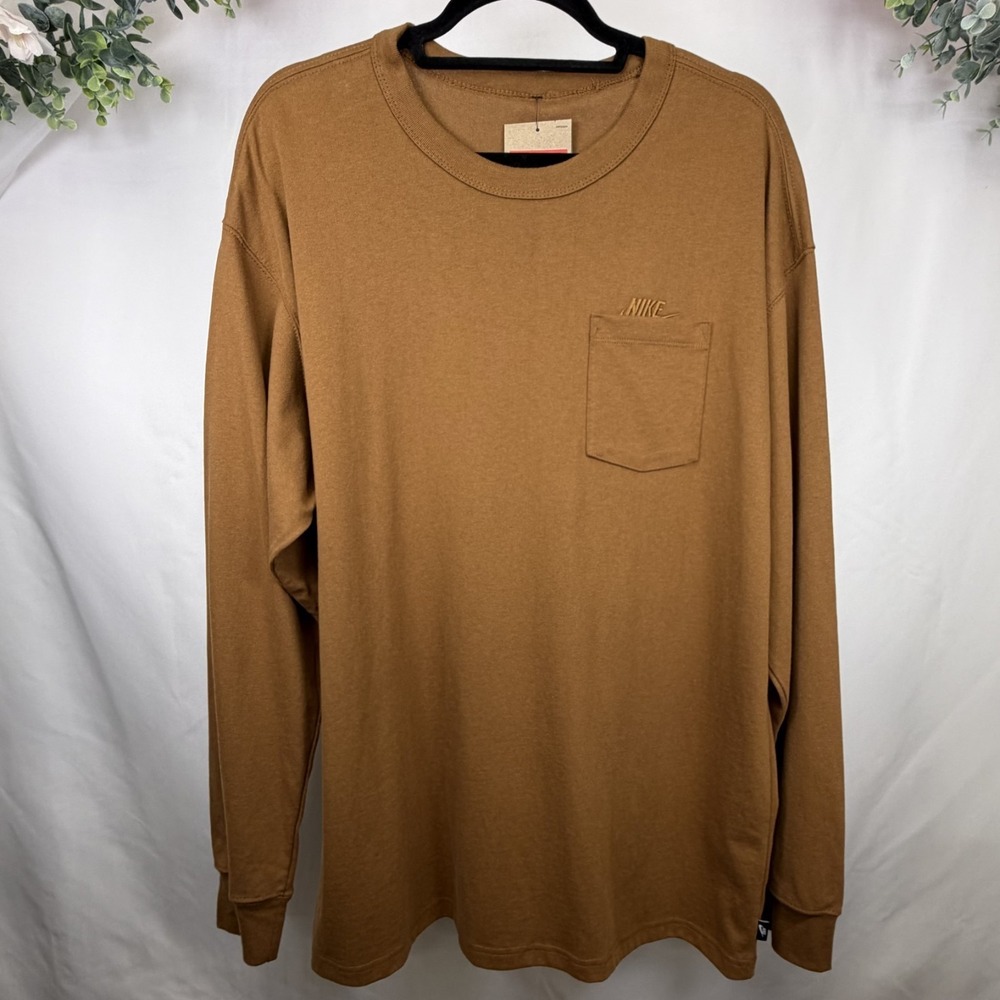 NWT Nike Mens Long Sleeve Pocket T-Shirt Loose Fit Brown DR7929-281 Large Casual